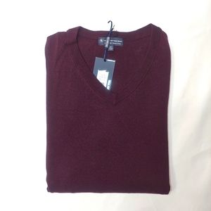 Hart Schaffner Marx men 2XT Extra Fine Merino Wool V-Neck Sweater wine color